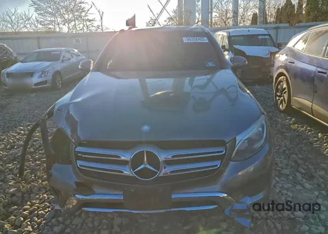 2016 Mercedes-Benz Glc 300 4Matic z USA, uszkodzony, nr VIN WDC0G4KB9GF021481